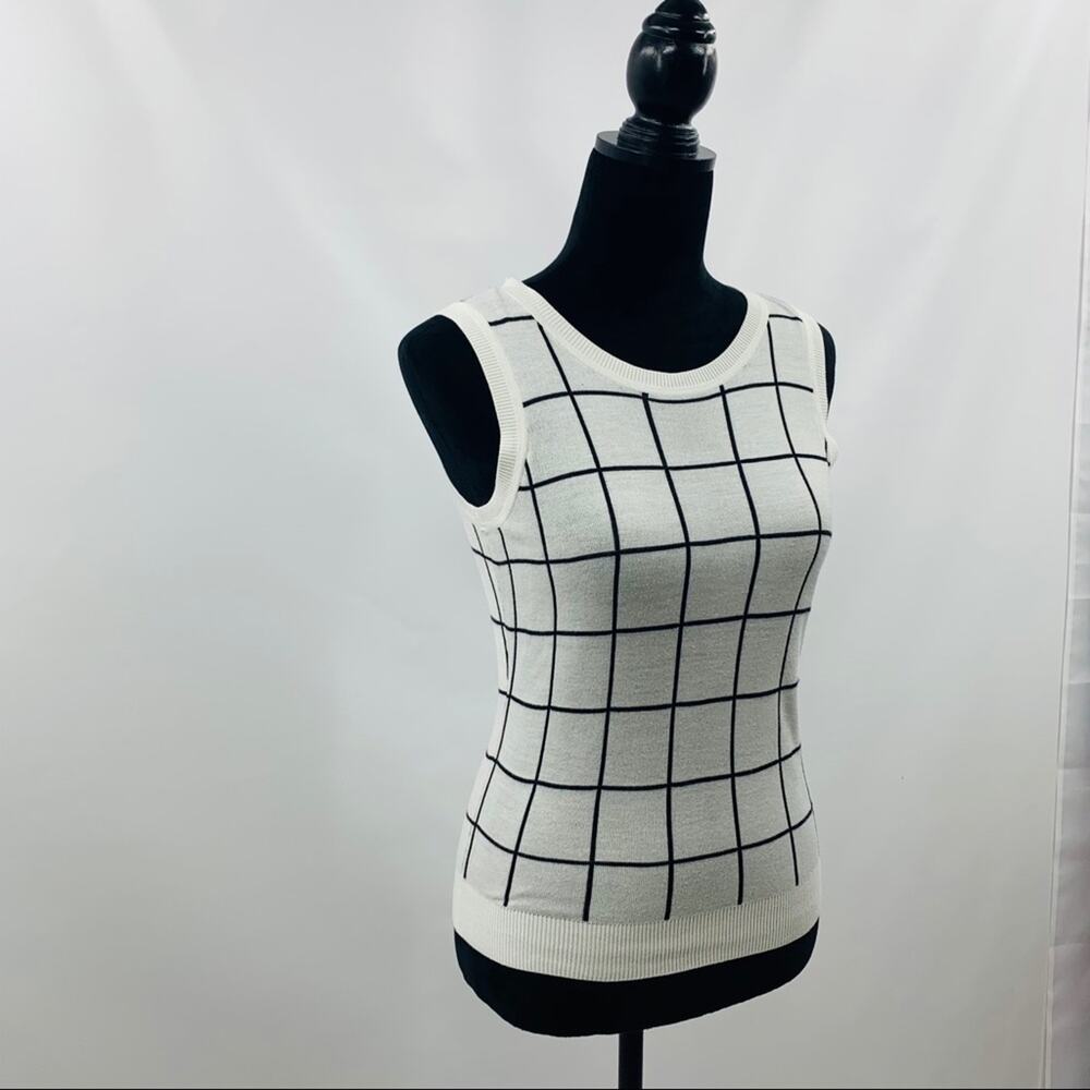 Halogen White & Black Box Striped Sweater Vest - Picture 4 of 10